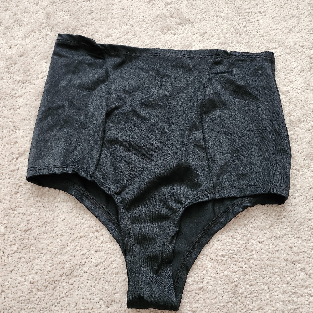 Black High-Waisted Booty Shorts